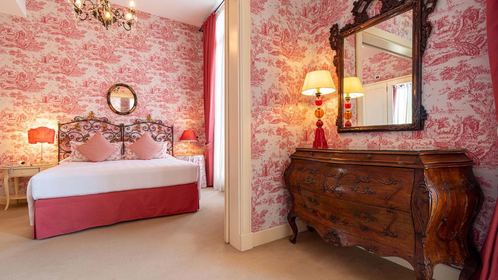 Junior Suite Canal View