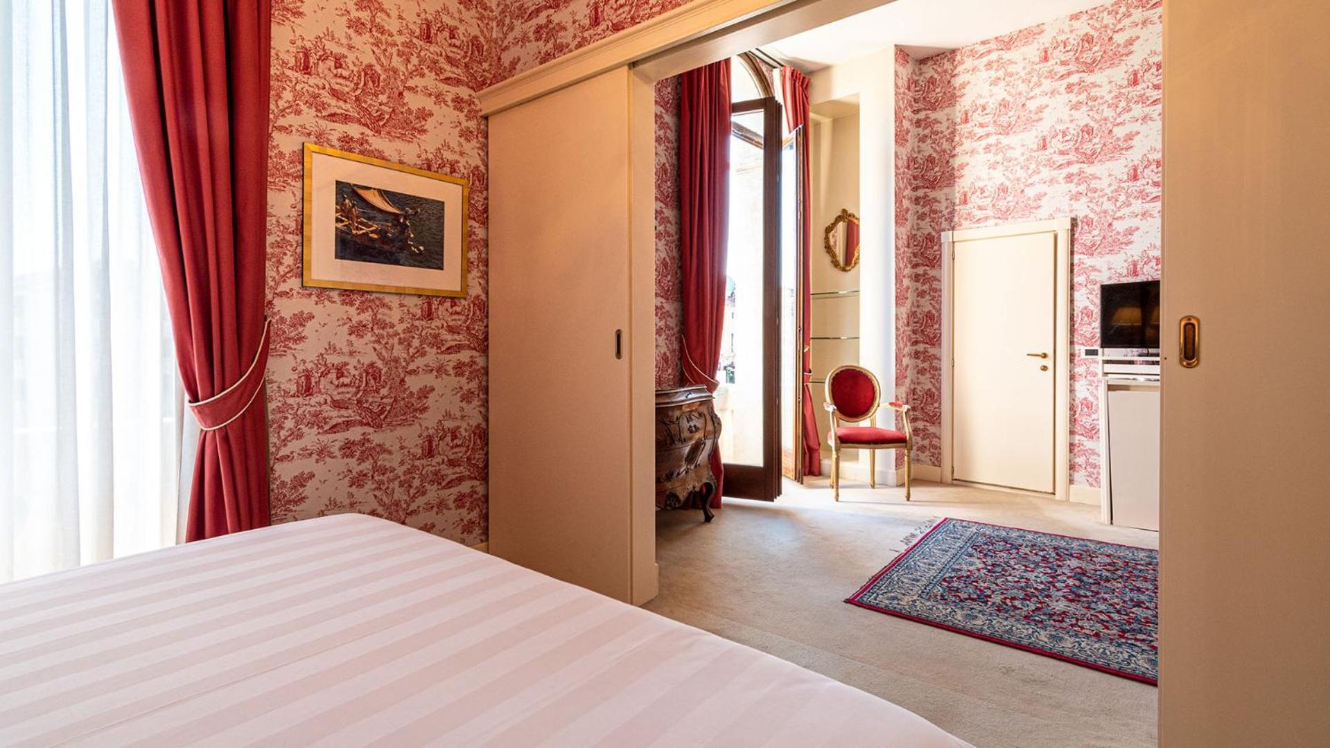 Junior Suite Canal View