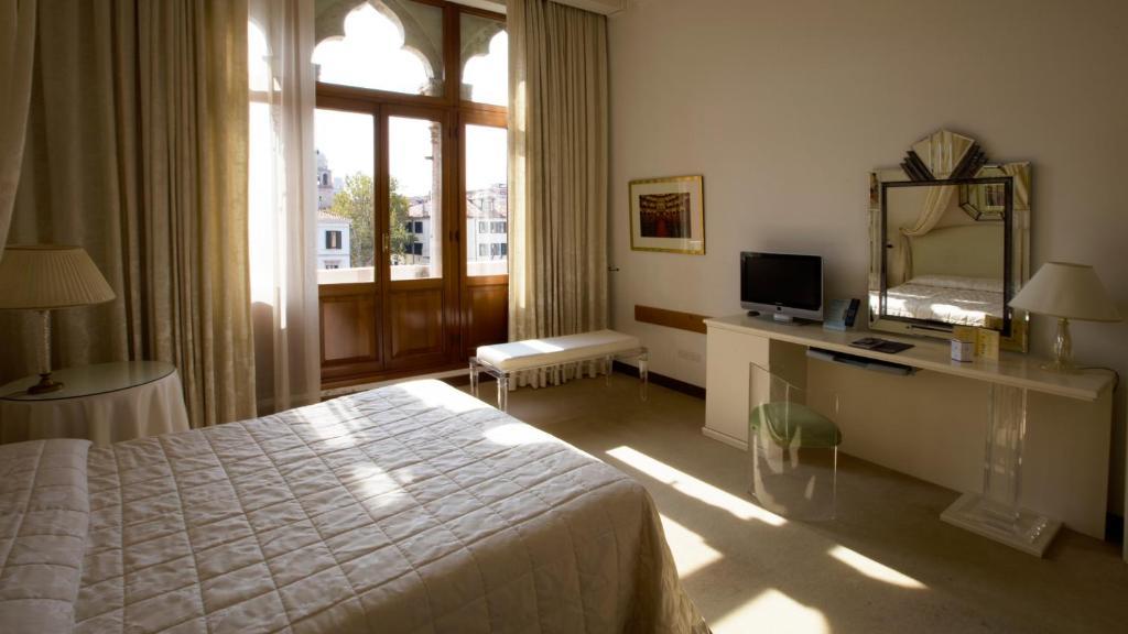 Deluxe Double Room - Canal View,1580290687:JPEG